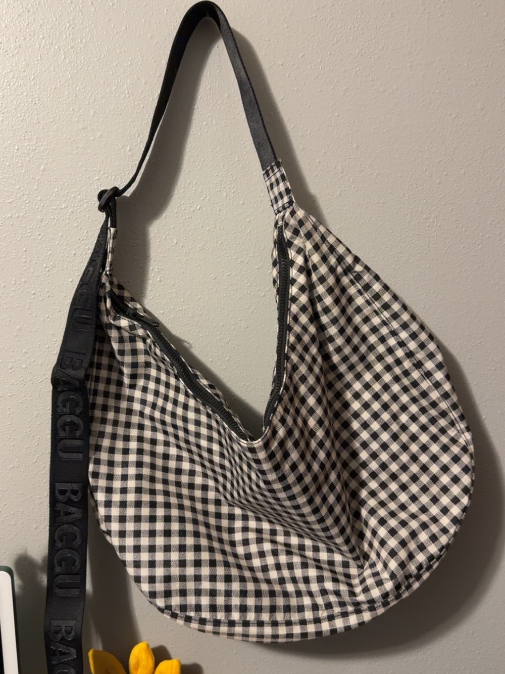 BAGGU Large crescent in black and white gingham